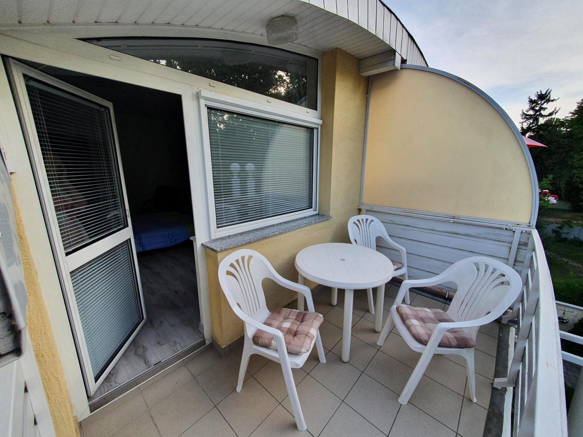 שיופוק Arizona Apartman מראה חיצוני תמונה