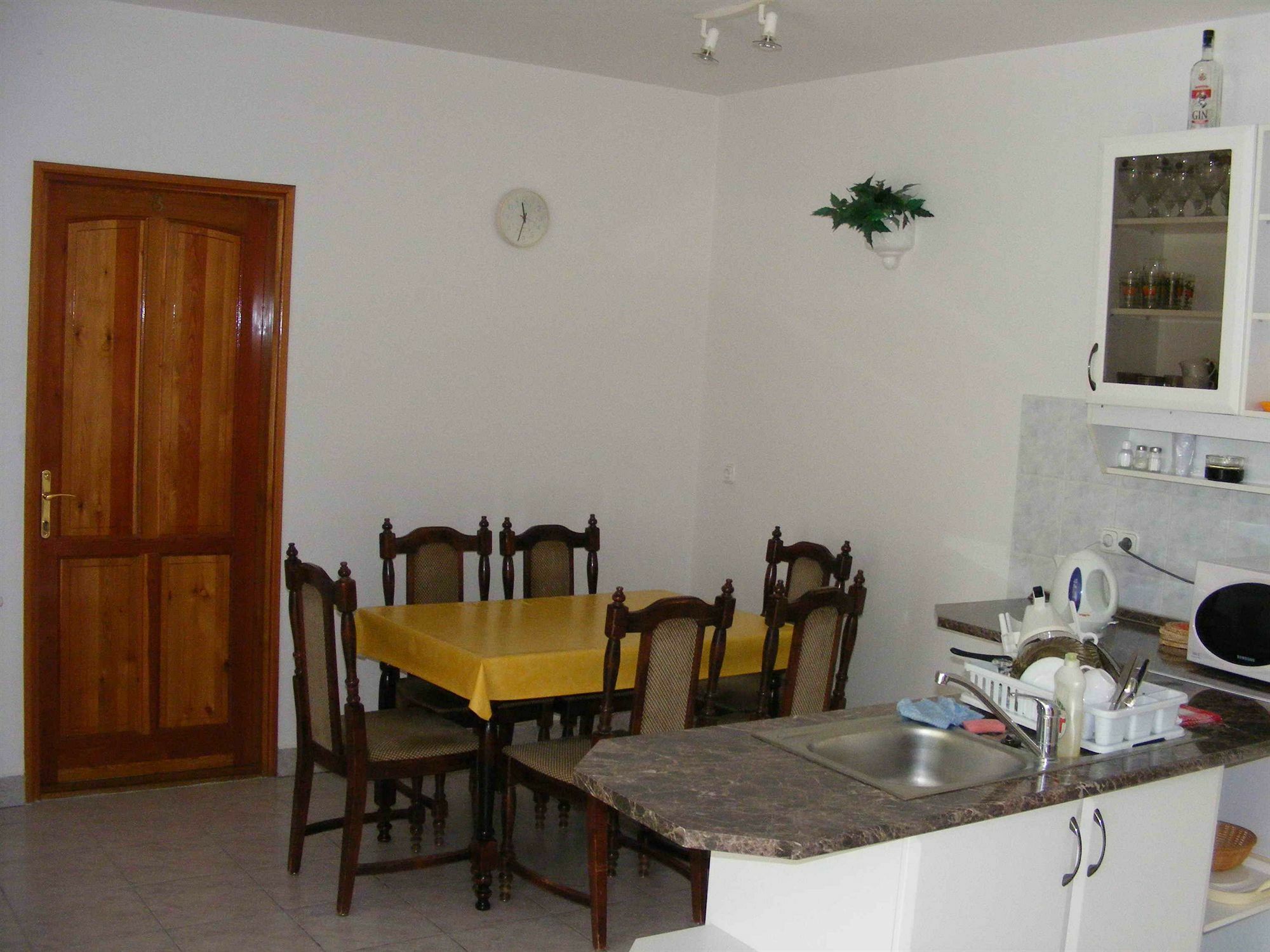שיופוק Arizona Apartman מראה חיצוני תמונה